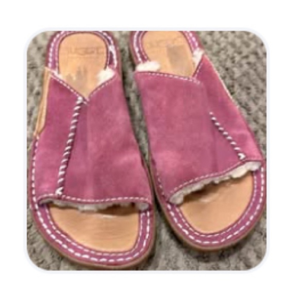 🩷🤍🩷UGG SPINNER SLIDES IN PINK SUEDE AND LINED WITH SHEEPSKIN SIZE 6🐑🩷🤍🩷